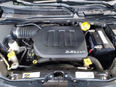 2016 Chrysler Town & Country Touring   - Photo 27 - Rochelle, IL 61068