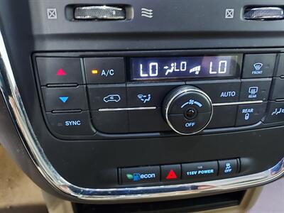 2016 Chrysler Town & Country Touring   - Photo 18 - Rochelle, IL 61068