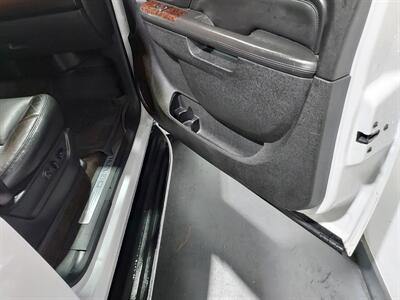 2012 GMC Yukon Denali   - Photo 24 - Rochelle, IL 61068