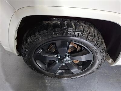 2015 Jeep Grand Cherokee Laredo 4X4 SUV - Photo 26 - Rochelle, IL 61068