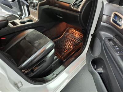 2015 Jeep Grand Cherokee Laredo 4X4 SUV - Photo 17 - Rochelle, IL 61068