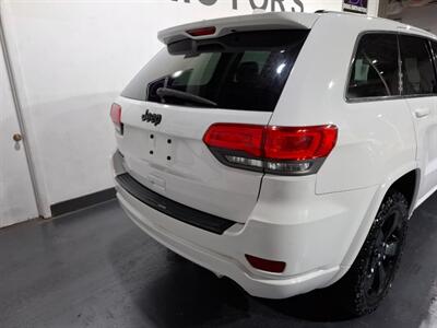 2015 Jeep Grand Cherokee Laredo 4X4 SUV - Photo 9 - Rochelle, IL 61068