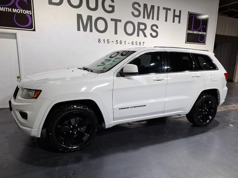2015 Jeep Grand Cherokee Laredo  4X4 SUV - Photo 1 - Rochelle, IL 61068