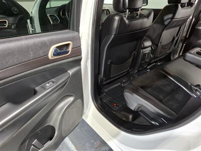 2015 Jeep Grand Cherokee Laredo 4X4 SUV - Photo 16 - Rochelle, IL 61068