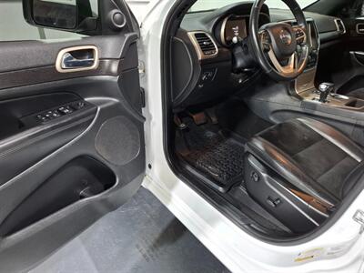 2015 Jeep Grand Cherokee Laredo 4X4 SUV - Photo 12 - Rochelle, IL 61068