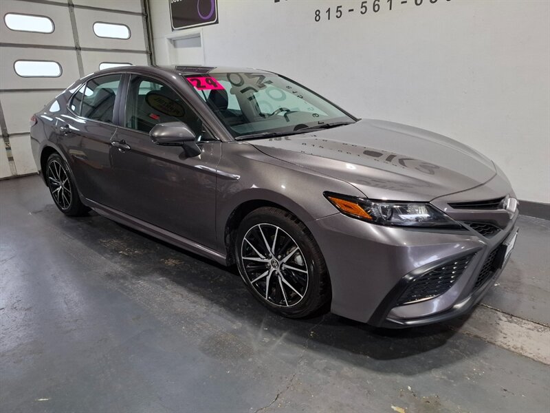 2024 Toyota Camry SE - Photo 6