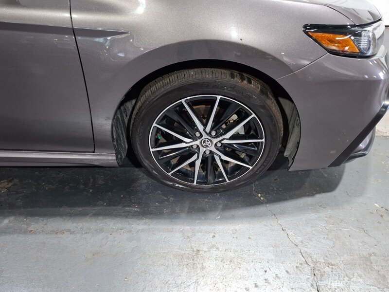 2024 Toyota Camry SE - Photo 10