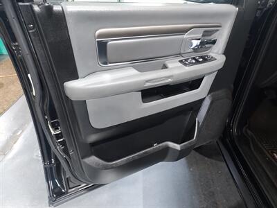 2019 RAM 1500 SLT  WARLOCK - Photo 16 - Rochelle, IL 61068