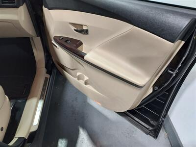 2009 Toyota Venza AWD V6   - Photo 18 - Rochelle, IL 61068