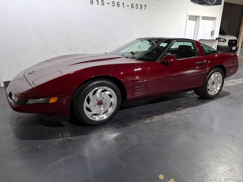 1993 Chevrolet Corvette   - Photo 1 - Rochelle, IL 61068