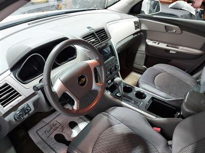 2011 Chevrolet Traverse LT   - Photo 12 - Rochelle, IL 61068