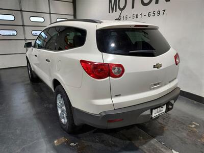 2011 Chevrolet Traverse LT   - Photo 9 - Rochelle, IL 61068