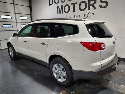2011 Chevrolet Traverse LT   - Photo 8 - Rochelle, IL 61068
