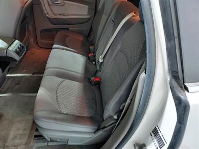 2011 Chevrolet Traverse LT   - Photo 15 - Rochelle, IL 61068