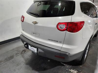 2011 Chevrolet Traverse LT   - Photo 5 - Rochelle, IL 61068