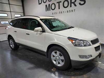 2011 Chevrolet Traverse LT   - Photo 2 - Rochelle, IL 61068
