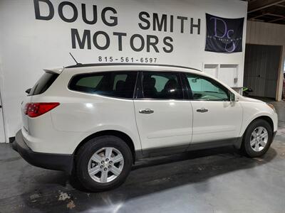 2011 Chevrolet Traverse LT   - Photo 3 - Rochelle, IL 61068