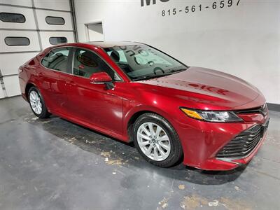 2018 Toyota Camry LE  SEDAN - Photo 5 - Rochelle, IL 61068