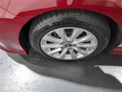 2018 Toyota Camry LE  SEDAN - Photo 34 - Rochelle, IL 61068