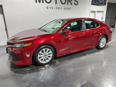 2018 Toyota Camry LE  SEDAN - Photo 3 - Rochelle, IL 61068