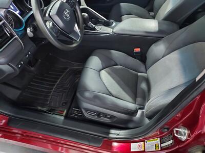 2018 Toyota Camry LE  SEDAN - Photo 11 - Rochelle, IL 61068