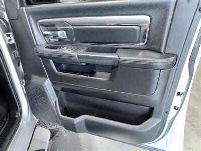 2018 RAM 2500 SLT BIGHORN  CREW CAB 4X4 - Photo 20 - Rochelle, IL 61068