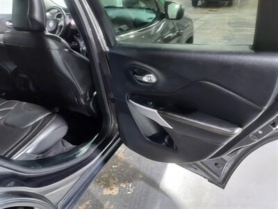 2018 Jeep Cherokee Latitude Plus  AWD - Photo 18 - Rochelle, IL 61068