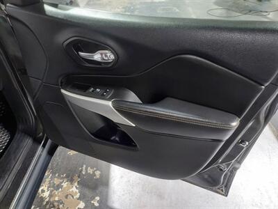 2018 Jeep Cherokee Latitude Plus  AWD - Photo 17 - Rochelle, IL 61068