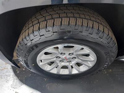 2019 GMC Yukon XL SLT   - Photo 33 - Rochelle, IL 61068