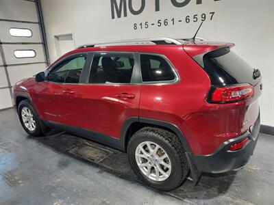 2015 Jeep Cherokee Latitude  SUV 4X4 - Photo 5 - Rochelle, IL 61068
