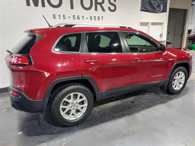 2015 Jeep Cherokee Latitude  SUV 4X4 - Photo 3 - Rochelle, IL 61068