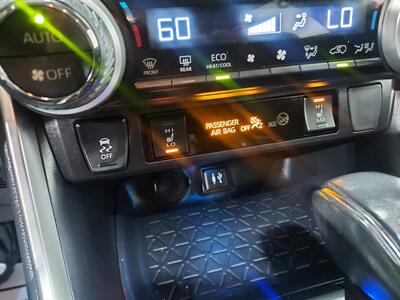 2019 Toyota RAV4 Hybrid XSE SUV - Photo 19 - Rochelle, IL 61068