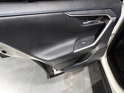 2019 Toyota RAV4 Hybrid XSE SUV - Photo 16 - Rochelle, IL 61068
