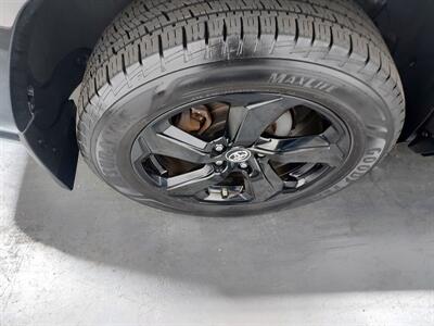 2019 Toyota RAV4 Hybrid XSE SUV - Photo 31 - Rochelle, IL 61068