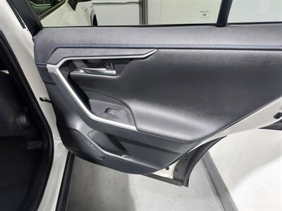 2019 Toyota RAV4 Hybrid XSE SUV - Photo 18 - Rochelle, IL 61068