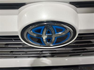 2019 Toyota RAV4 Hybrid XSE SUV - Photo 34 - Rochelle, IL 61068