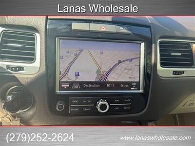 2013 Volkswagen Touareg VR6 LUX /Sport AWD - Photo 12 - Sacramento, CA 95815