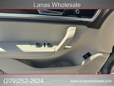 2013 Volkswagen Touareg VR6 LUX /Sport AWD - Photo 20 - Sacramento, CA 95815