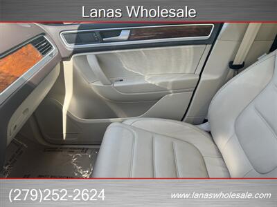 2013 Volkswagen Touareg VR6 LUX /Sport AWD - Photo 21 - Sacramento, CA 95815