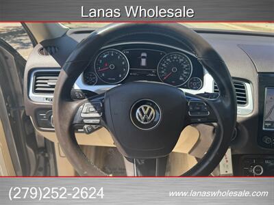 2013 Volkswagen Touareg VR6 LUX /Sport AWD - Photo 16 - Sacramento, CA 95815