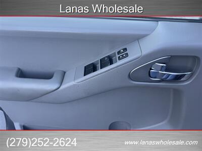 2013 Nissan Frontier SV 4X4   - Photo 15 - Sacramento, CA 95825
