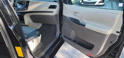2011 Toyota Sienna LE 8-Passenger   - Photo 13 - Bridgeton, NJ 08302
