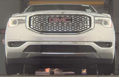 2018 GMC Acadia Denali   - Photo 11 - Saucier, MS 39574