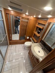 2018 American Coach XCM Chassis   - Photo 22 - Mannford, OK 74044