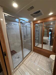 2018 American Coach XCM Chassis   - Photo 21 - Mannford, OK 74044