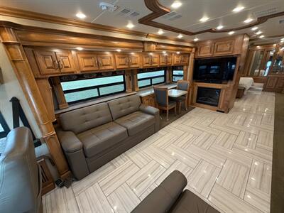 2018 American Coach XCM Chassis   - Photo 14 - Mannford, OK 74044