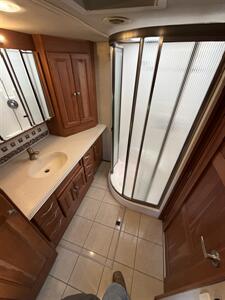 2013 Itasca Meridian Cummins   - Photo 22 - Mannford, OK 74044