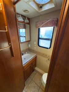 2006 Dutchstar 4027   - Photo 15 - Mannford, OK 74044