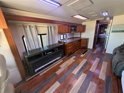 2005 American Coach tradition 42   - Photo 25 - Mannford, OK 74044