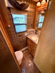2014 Newmar DutchStar 4360 - Photo 30 - Mannford, OK 74044